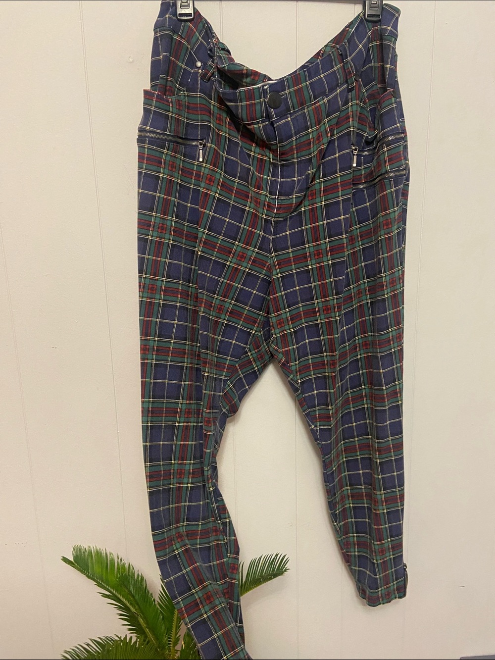 torrid Blue & Green Plaid Women’s Chinos. Size 24